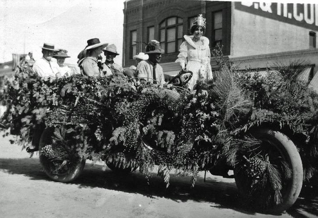 MARGARET JUNY WAS THE FIRST GRAPE DAY QUEEN IN THE FESTIVAL’S PARADE